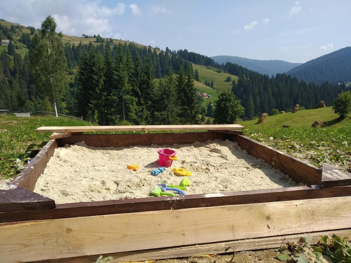 Пагорб Їжака / Hedgehog Hill Villa ยาบลูนิตซา ภายนอก รูปภาพ